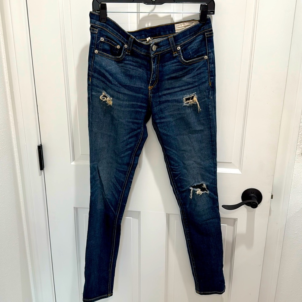 EUC rag n bone skinny jeans. Too small for me now.